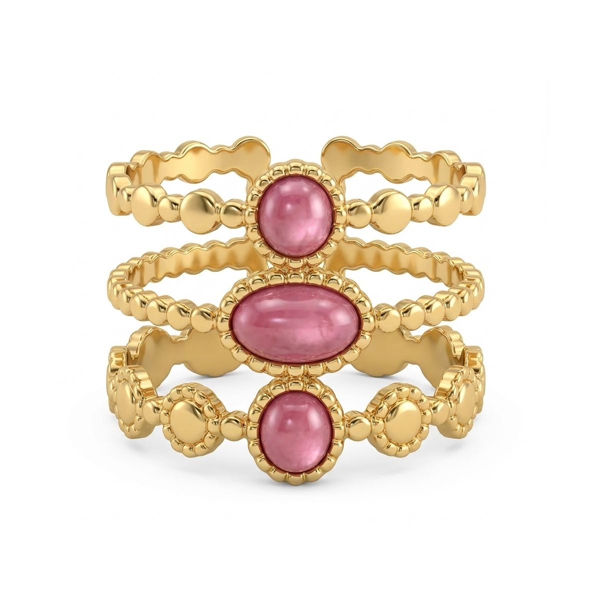 Détail pierres roses sur triple anneau bague dorée